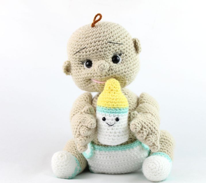 Baby Doll Amigurumi free crochet pattern by StringyDingDing