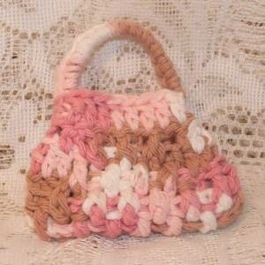 Neapolitan Purse free crochet pattern by Cobbler's Cabin