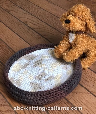 Doll-Sized Pet Bed free crochet pattern by Elaine Phillips