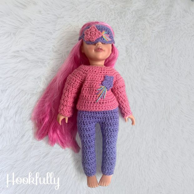 Shooting Star Doll Pajamas free crochet pattern by Hookfully