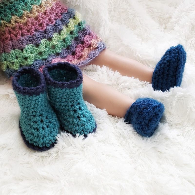 Simple Doll Boots free crochet pattern by hooks & sunshine