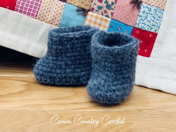 Sockor Slippers free crochet pattern by Crown Country Crochet