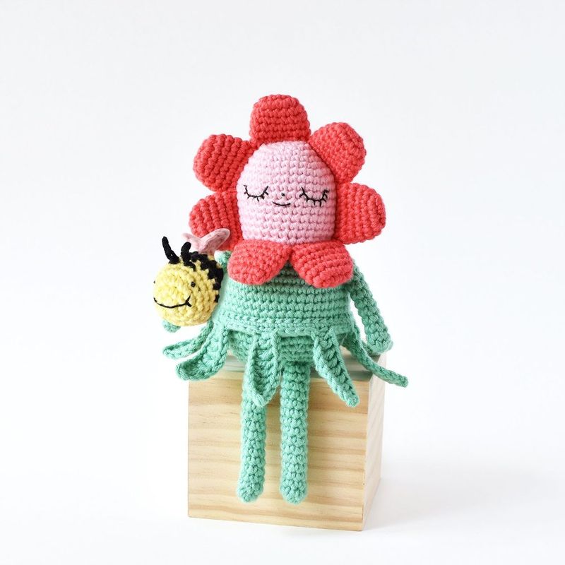 Flower Gal free crochet pattern by Kristina Turner